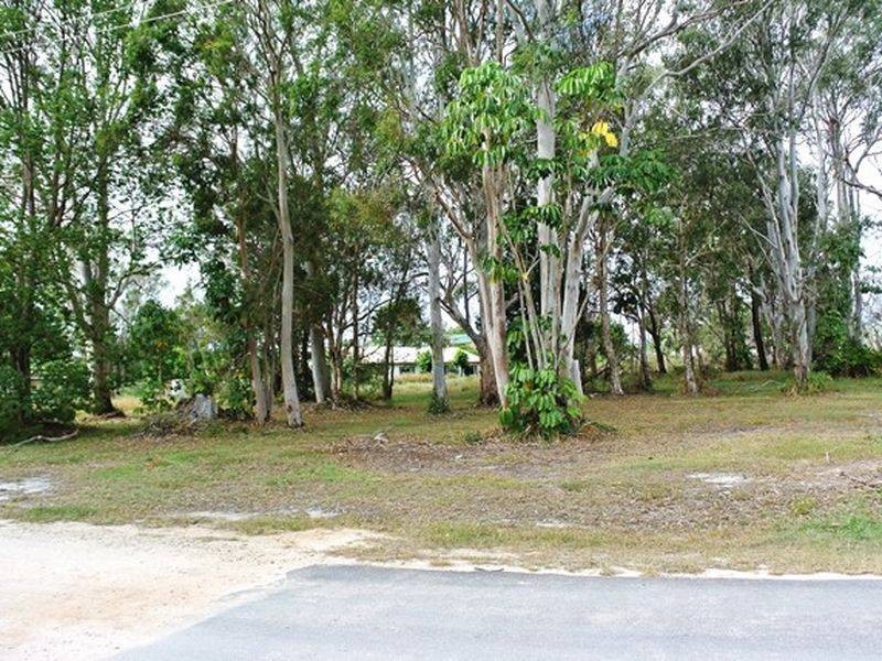 37 Hamilton Parade, Macleay Island QLD 4184