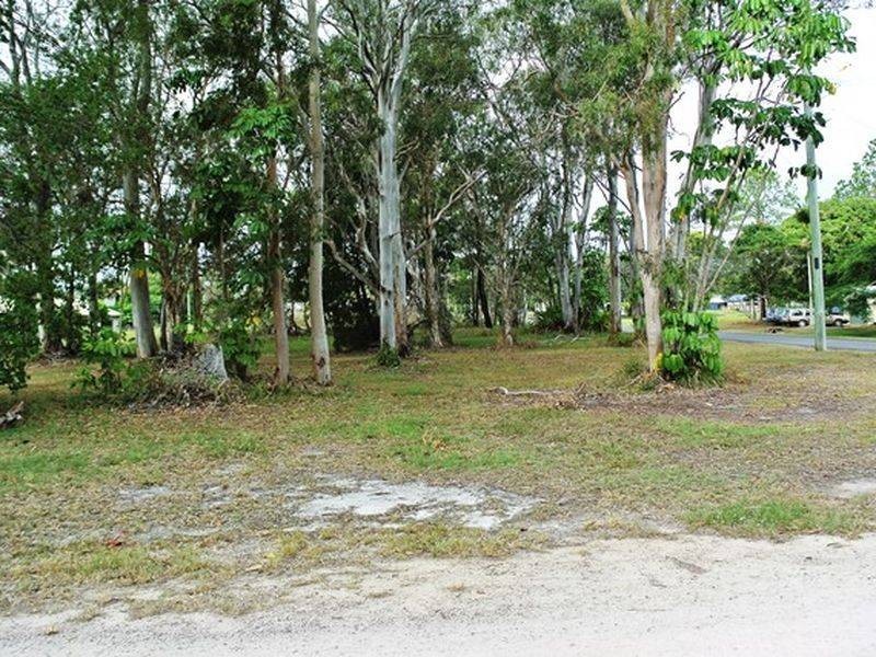 37 Hamilton Parade, Macleay Island QLD 4184