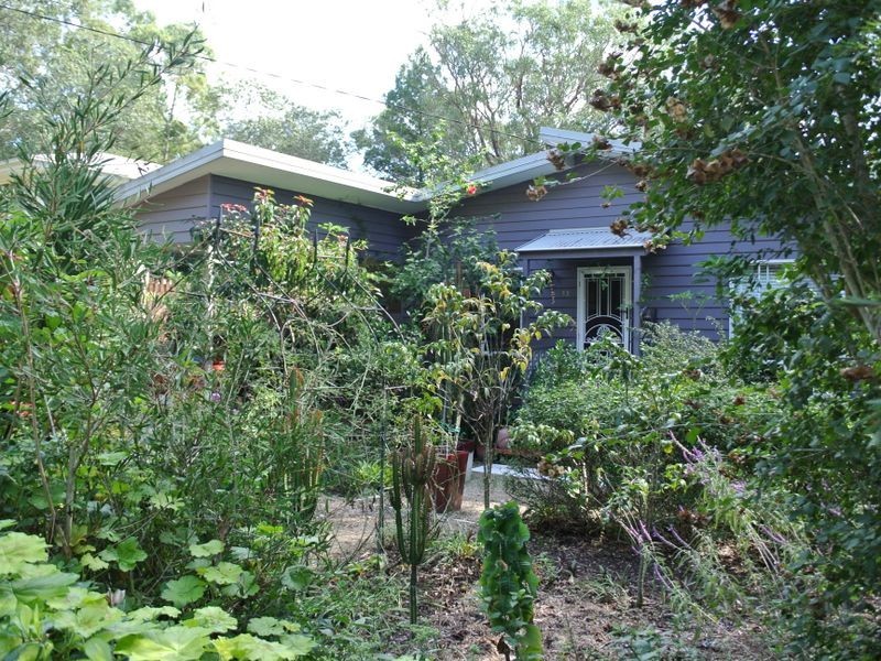 13 Eumina Street, Macleay Island QLD 4184