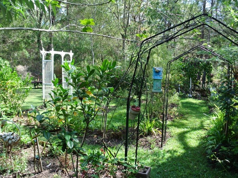 13 Eumina Street, Macleay Island QLD 4184