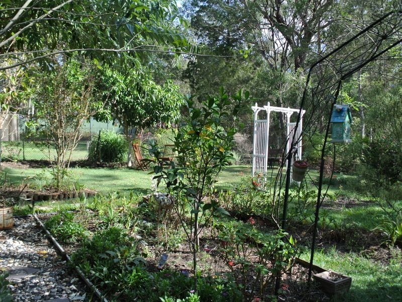 13 Eumina Street, Macleay Island QLD 4184
