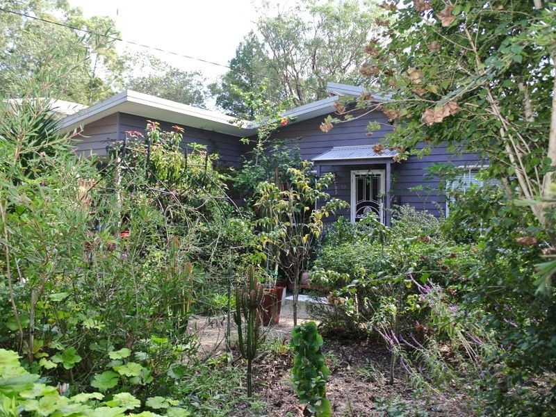 13 Eumina Street, Macleay Island QLD 4184