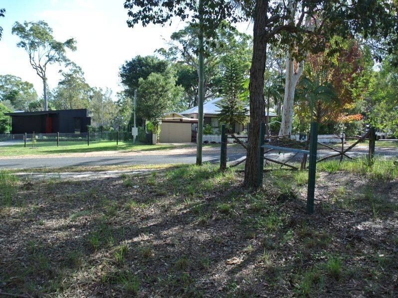 12 President Terrace, Macleay Island QLD 4184