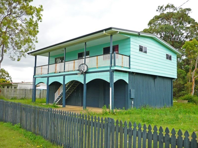 15 Hamilton Pde, Macleay Island QLD 4184