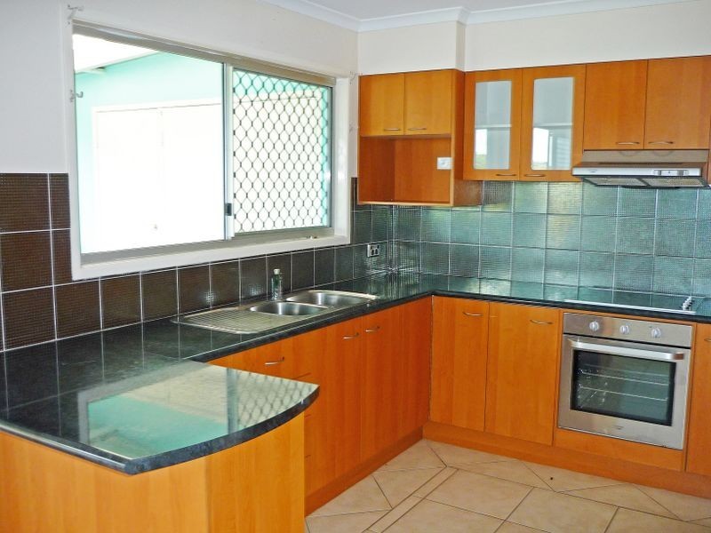 15 Hamilton Pde, Macleay Island QLD 4184