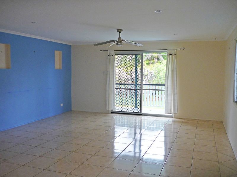 15 Hamilton Pde, Macleay Island QLD 4184