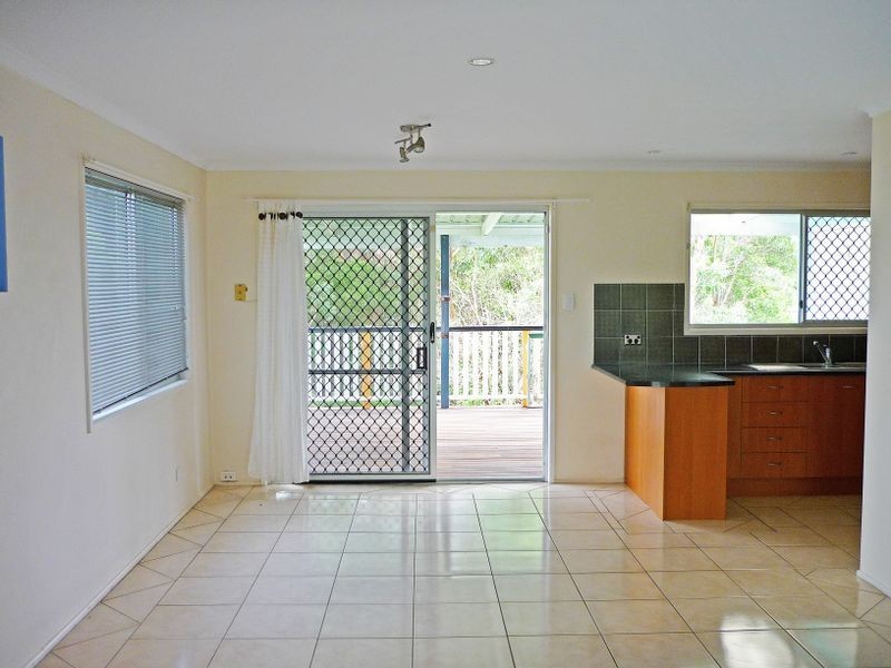 15 Hamilton Pde, Macleay Island QLD 4184