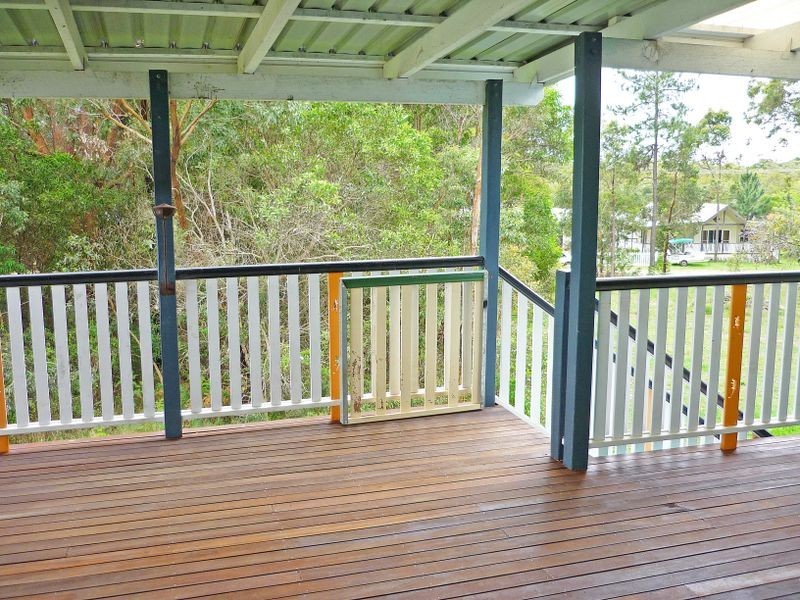 15 Hamilton Pde, Macleay Island QLD 4184