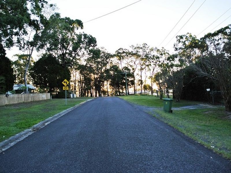 27 Wharf Street, Macleay Island QLD 4184