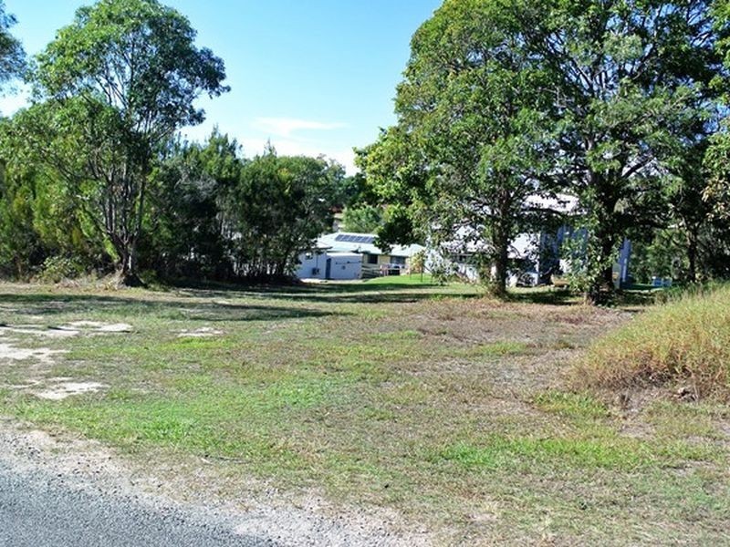 30 Pelican Street, Macleay Island QLD 4184
