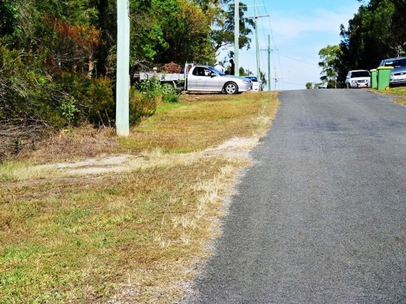 30 Pelican Street, Macleay Island QLD 4184