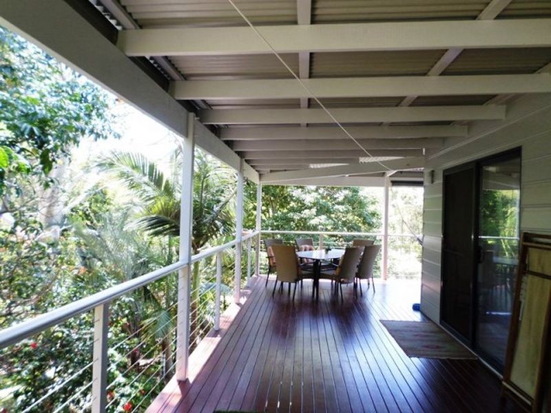 27 Kooberry Street, Macleay Island QLD 4184
