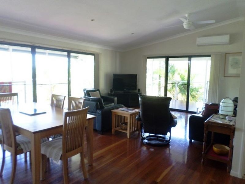 27 Kooberry Street, Macleay Island QLD 4184