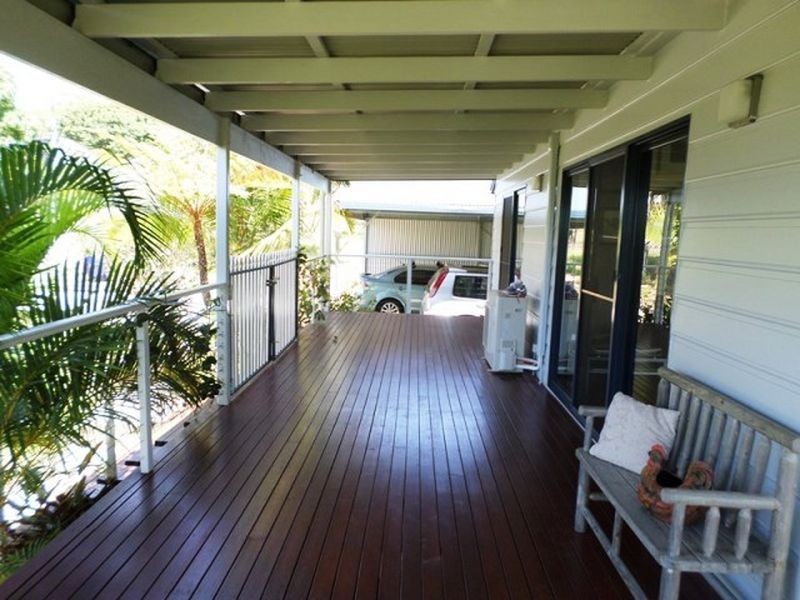 27 Kooberry Street, Macleay Island QLD 4184