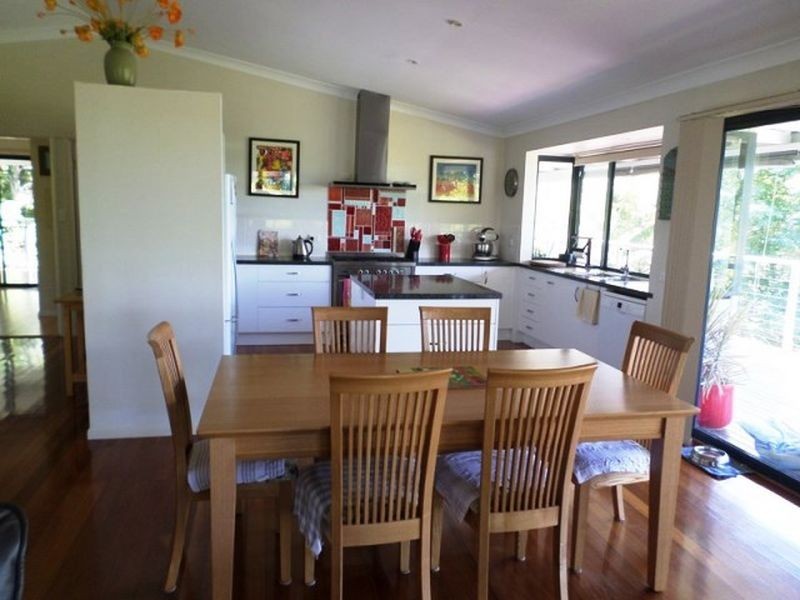 27 Kooberry Street, Macleay Island QLD 4184