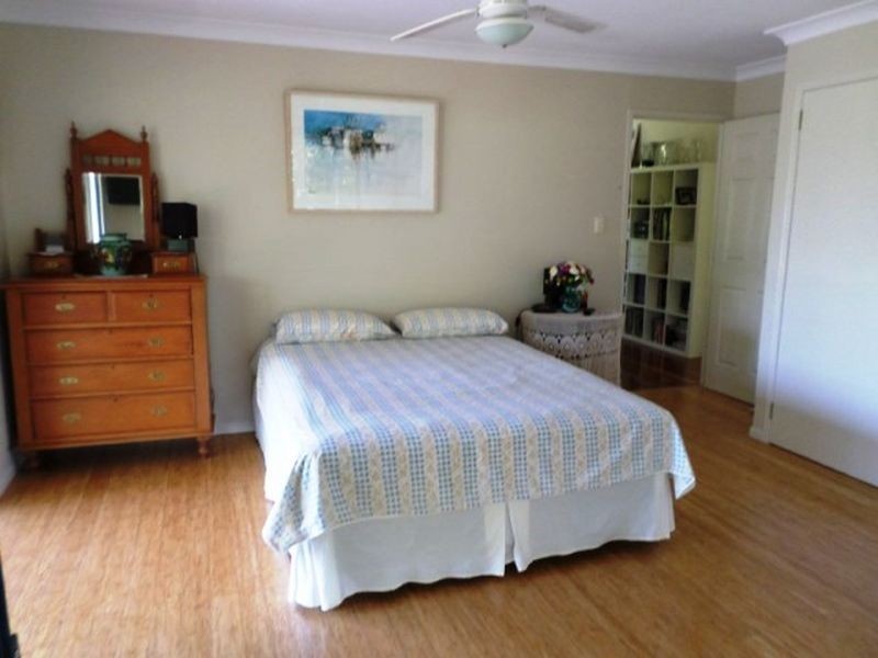 27 Kooberry Street, Macleay Island QLD 4184