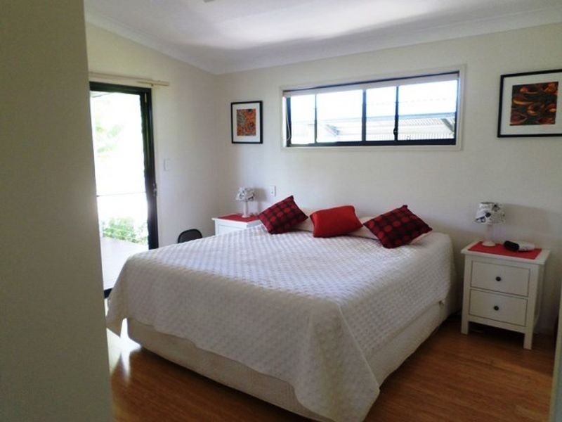 27 Kooberry Street, Macleay Island QLD 4184