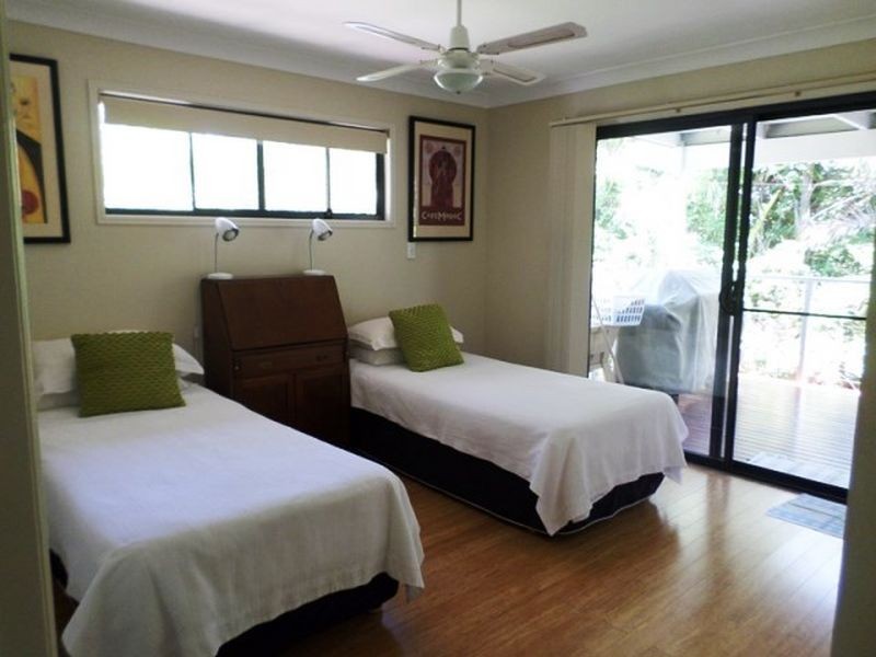 27 Kooberry Street, Macleay Island QLD 4184