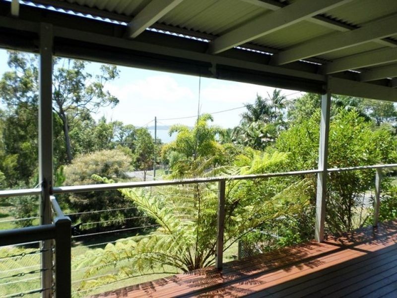 27 Kooberry Street, Macleay Island QLD 4184