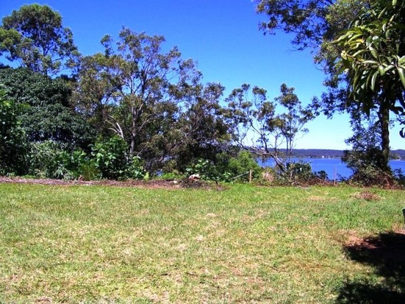 32 Tina Avenue, Lamb Island QLD 4184