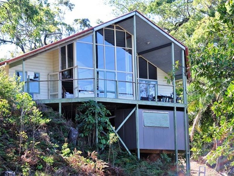 12 Russell Terrace, Macleay Island QLD 4184