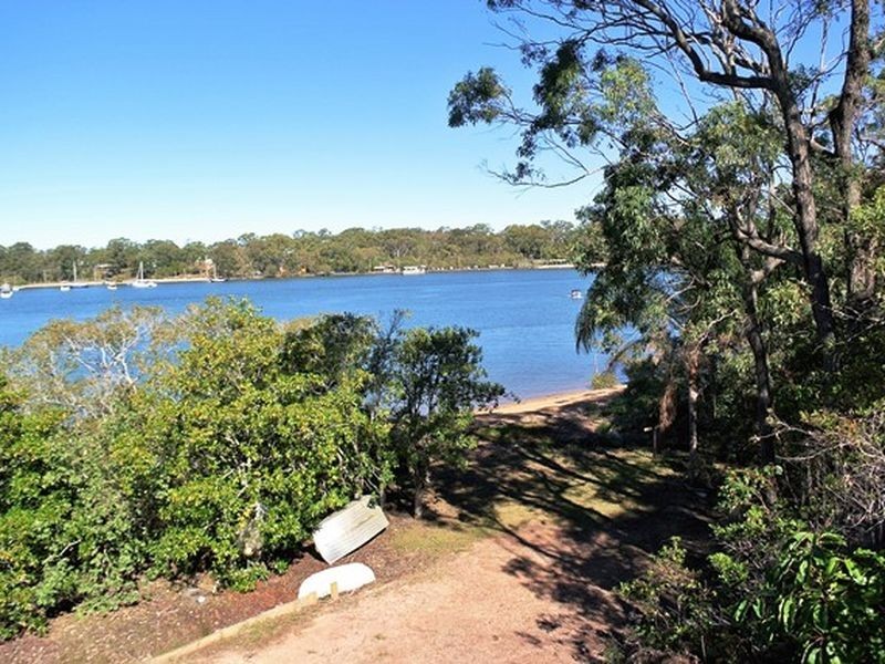 12 Russell Terrace, Macleay Island QLD 4184