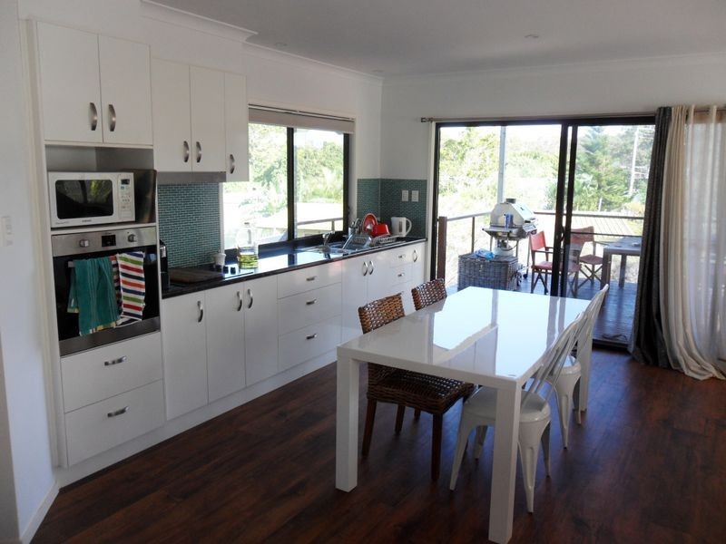 8 Nina Street, Karragarra Island QLD 4184