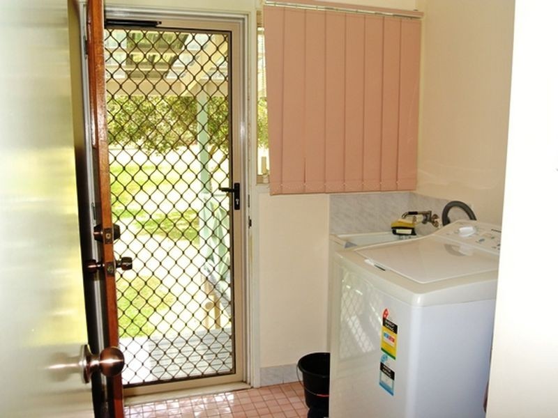 33 Charles Terrace, Macleay Island QLD 4184
