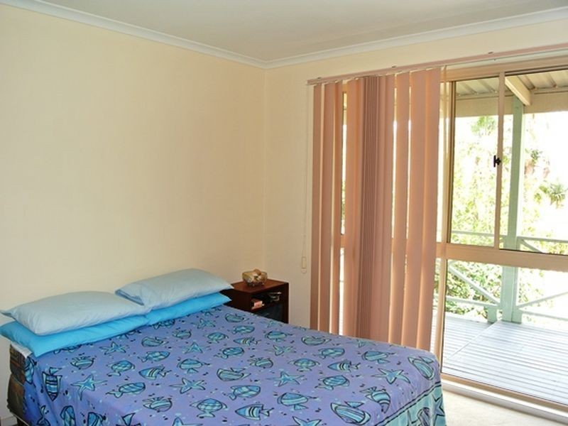 33 Charles Terrace, Macleay Island QLD 4184