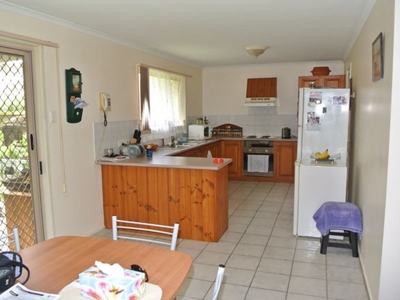 33 Charles Terrace, Macleay Island QLD 4184