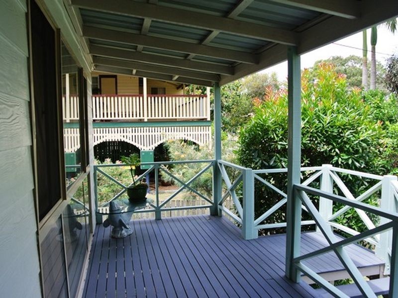 33 Charles Terrace, Macleay Island QLD 4184