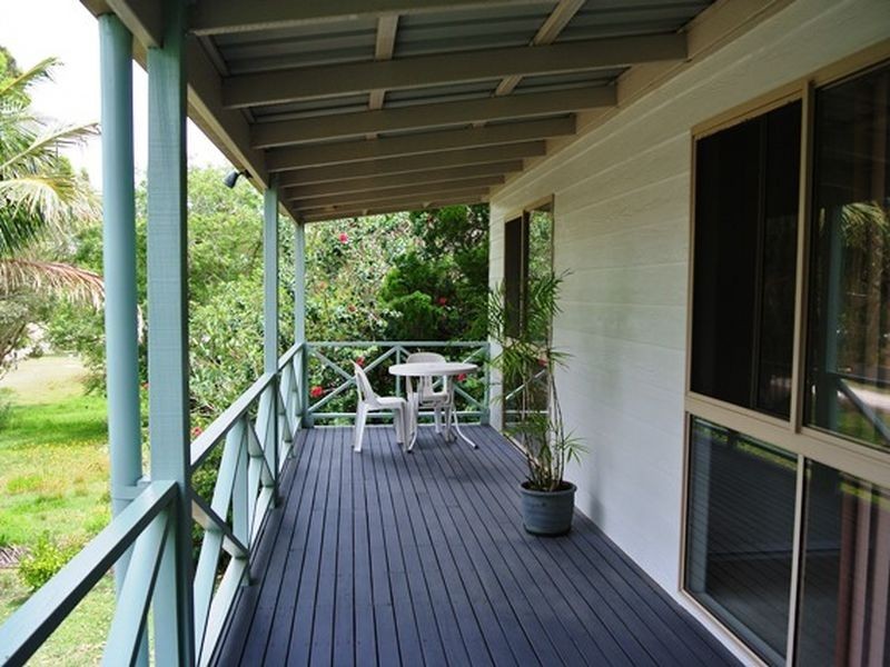 33 Charles Terrace, Macleay Island QLD 4184