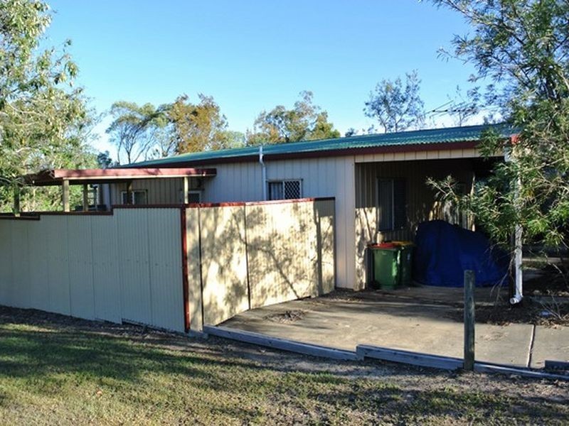 12 George Street, Macleay Island QLD 4184