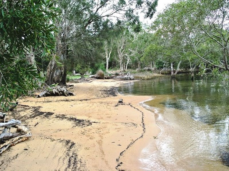 16-18 Weeroona Avenue, Macleay Island QLD 4184