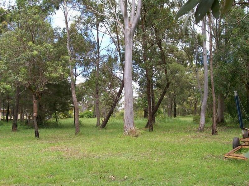 26 Wyena Ave, Lamb Island QLD 4184