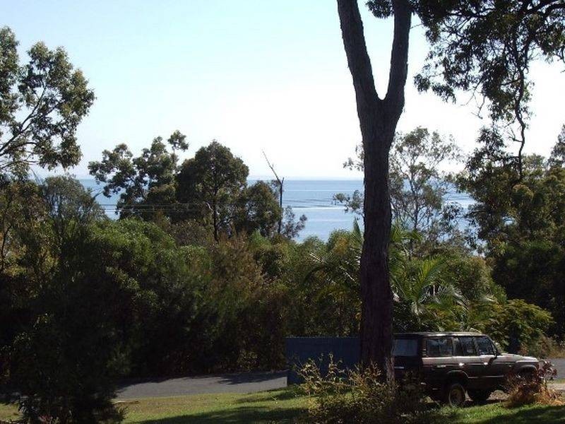 11 Cross Street, Macleay Island QLD 4184