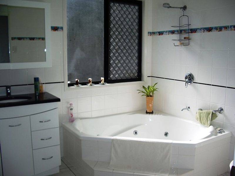 11 Cross Street, Macleay Island QLD 4184