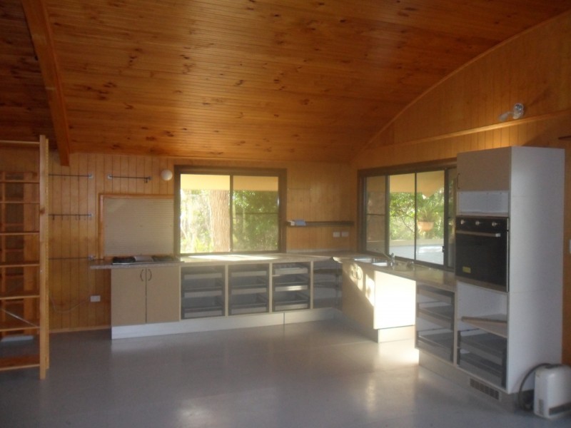 36 Treasure Island Avenue, Karragarra Island QLD 4184