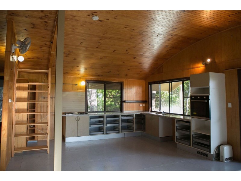 36 Treasure Island Avenue, Karragarra Island QLD 4184