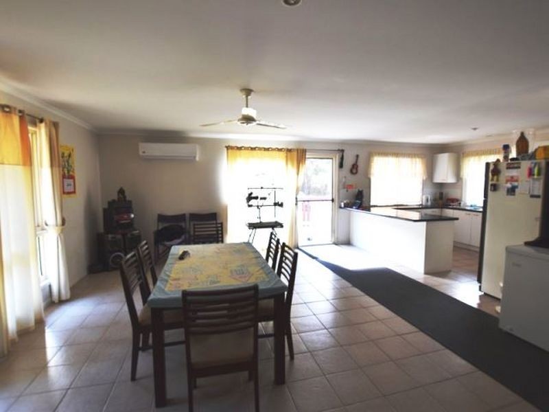 10 Hunters Street, Russell Island QLD 4184