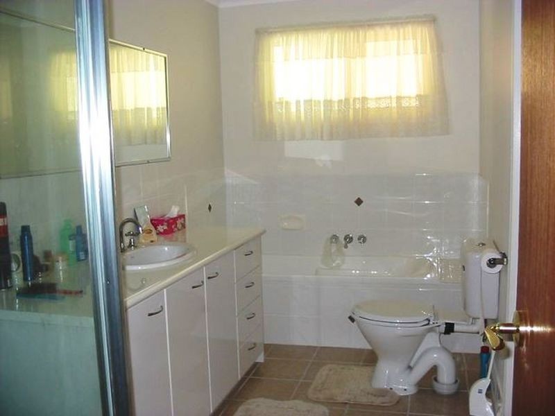 10 Hunters Street, Russell Island QLD 4184
