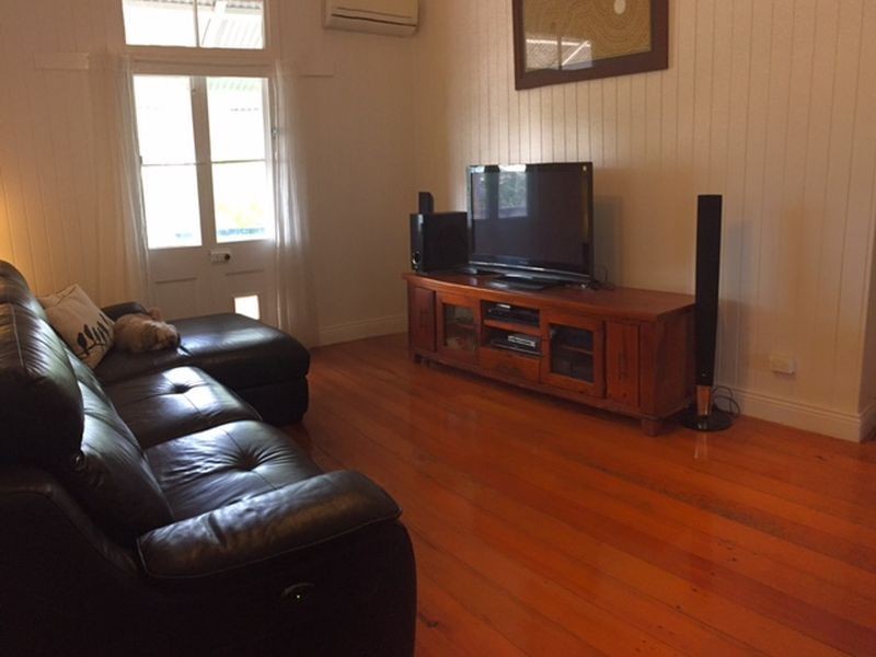 31 Cavendish St, Russell Island QLD 4184