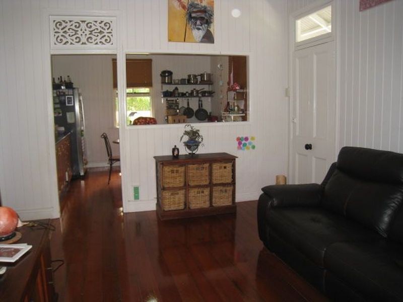 31 Cavendish St, Russell Island QLD 4184