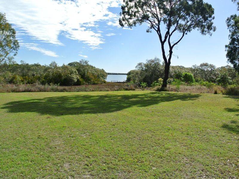 50 Charles Tce, Macleay Island QLD 4184