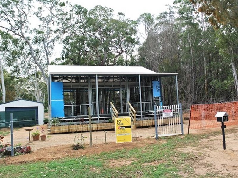 11 Barramundi Street, Macleay Island QLD 4184