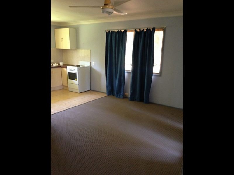 11 Wyena, Lamb Island QLD 4184