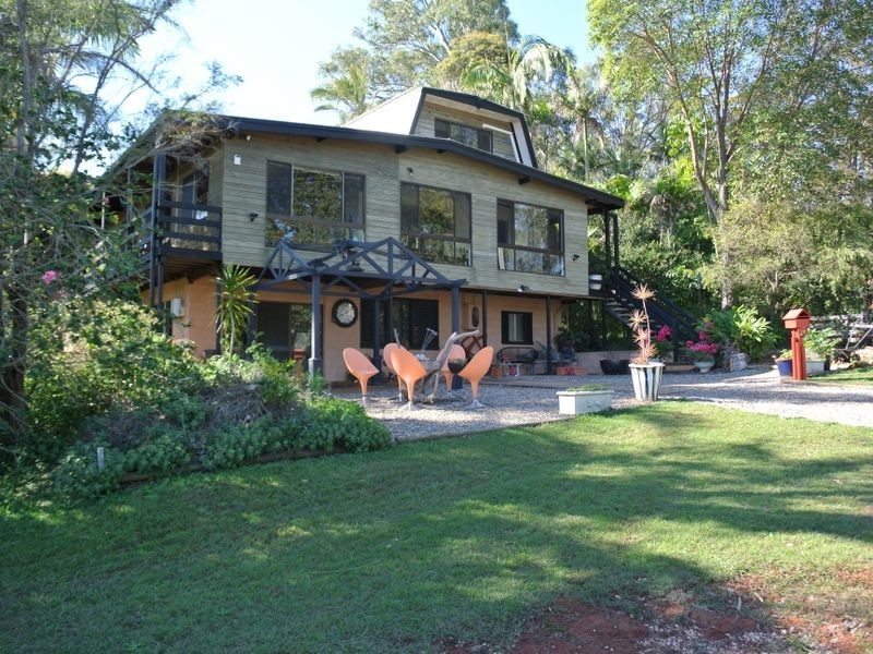 19 Eastbourne Terrace, Macleay Island QLD 4184