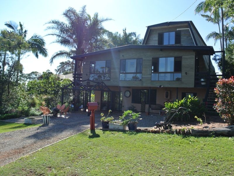 19 Eastbourne Terrace, Macleay Island QLD 4184