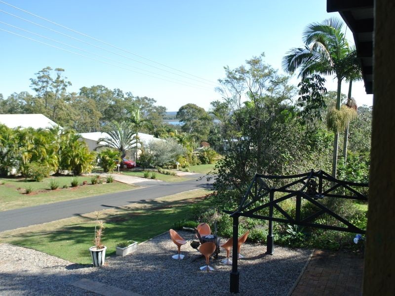 19 Eastbourne Terrace, Macleay Island QLD 4184