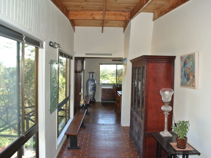 19 Eastbourne Terrace, Macleay Island QLD 4184